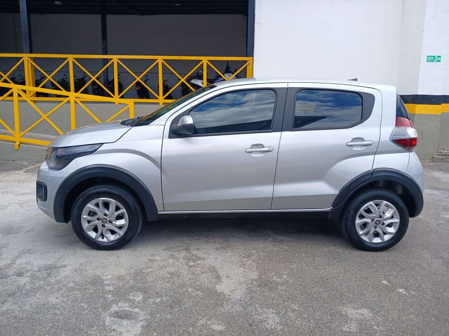 Fiat - Mobi - 2024