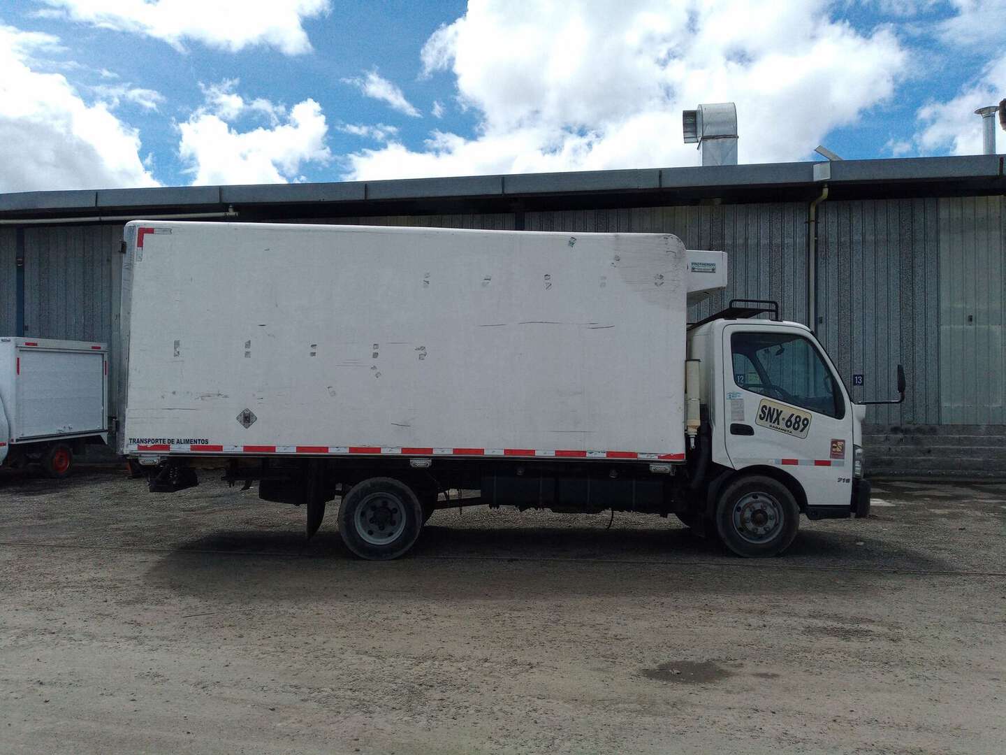Hino - Dutro - 2016