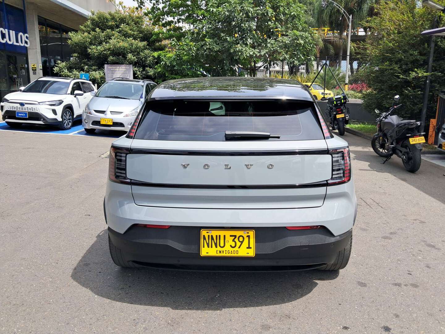 Volvo - XC30 - 2024