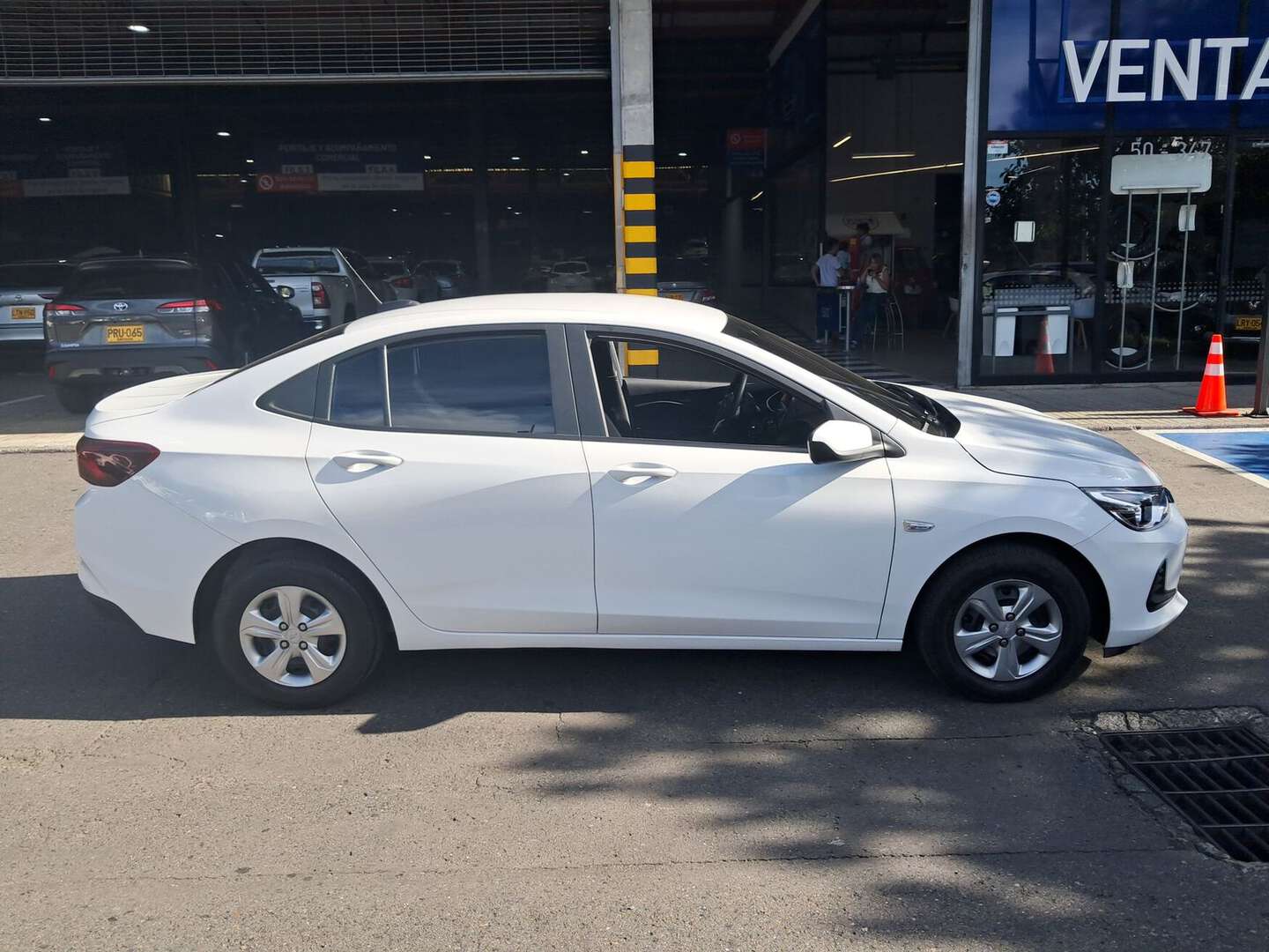 Chevrolet - Onix - 2025