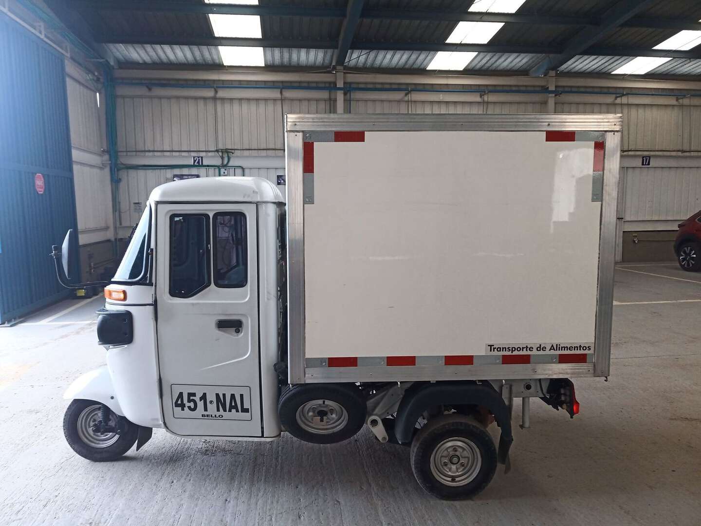 Bajaj - Bajaj RE - 2022