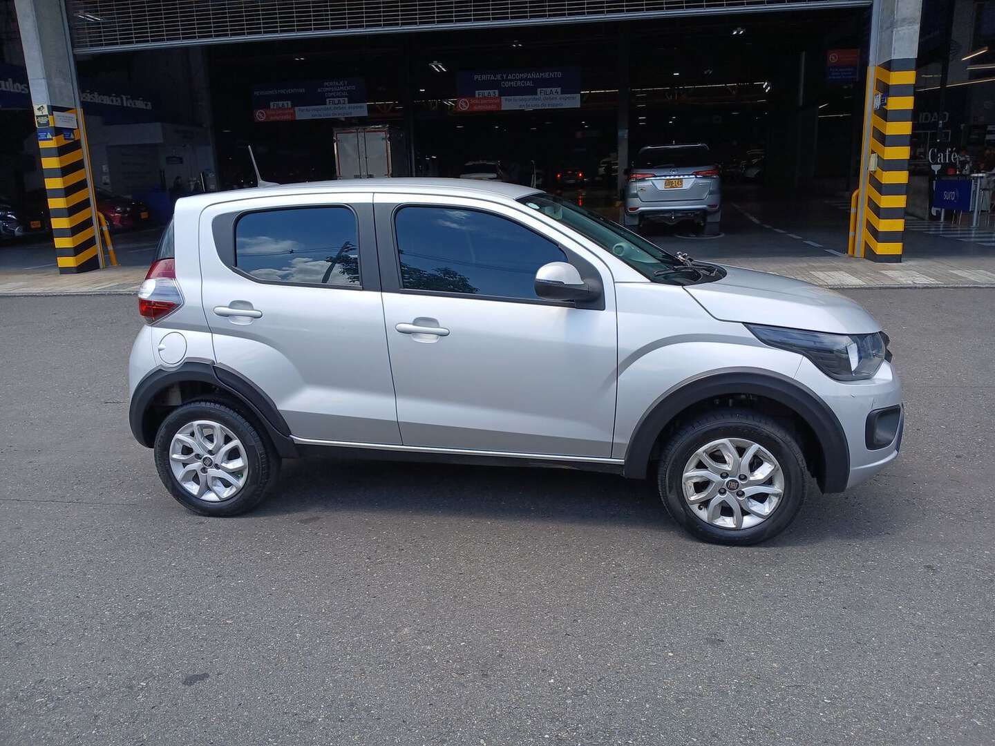 Fiat - Mobi - 2024