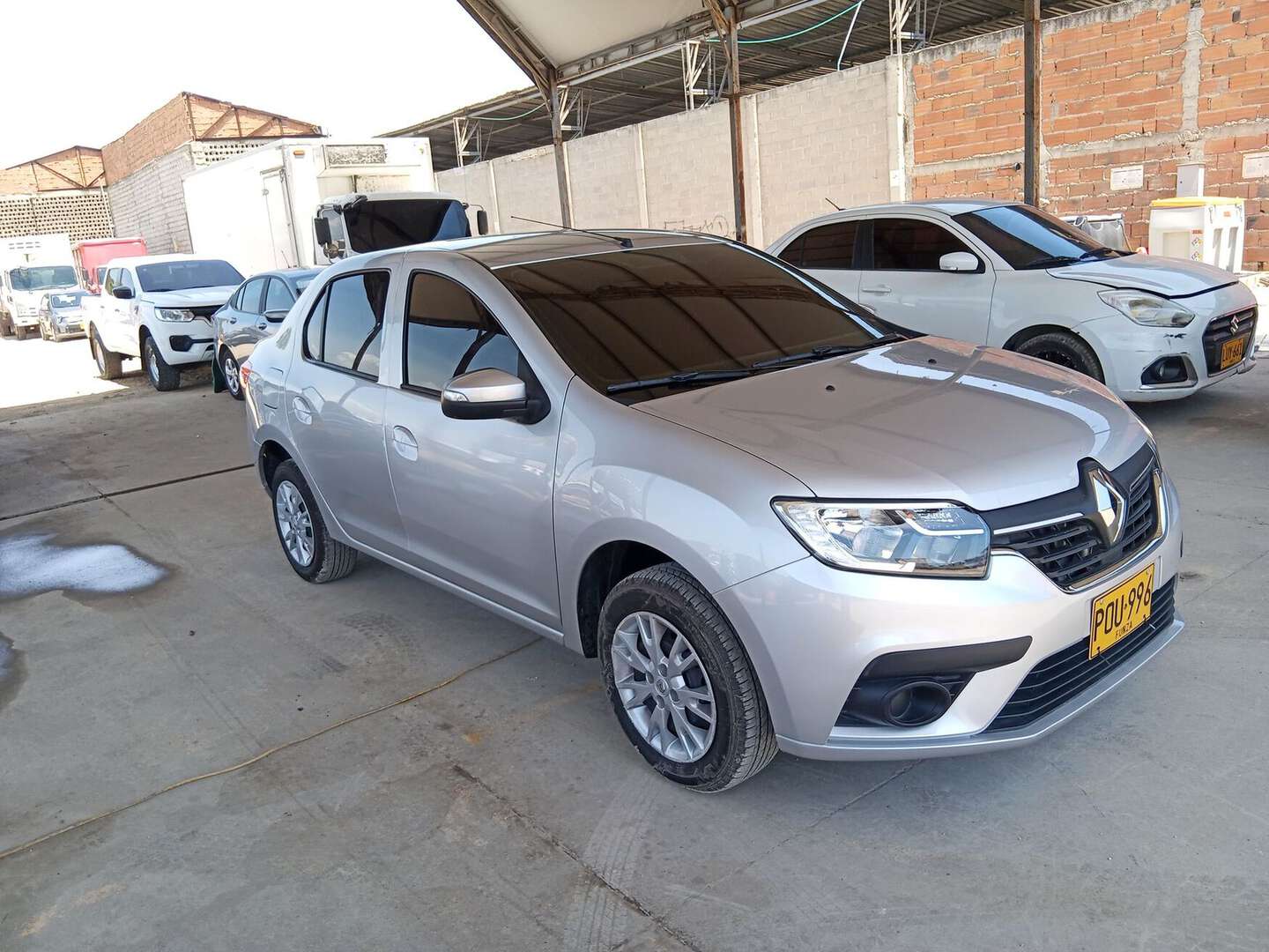 Renault - Logan - 2026