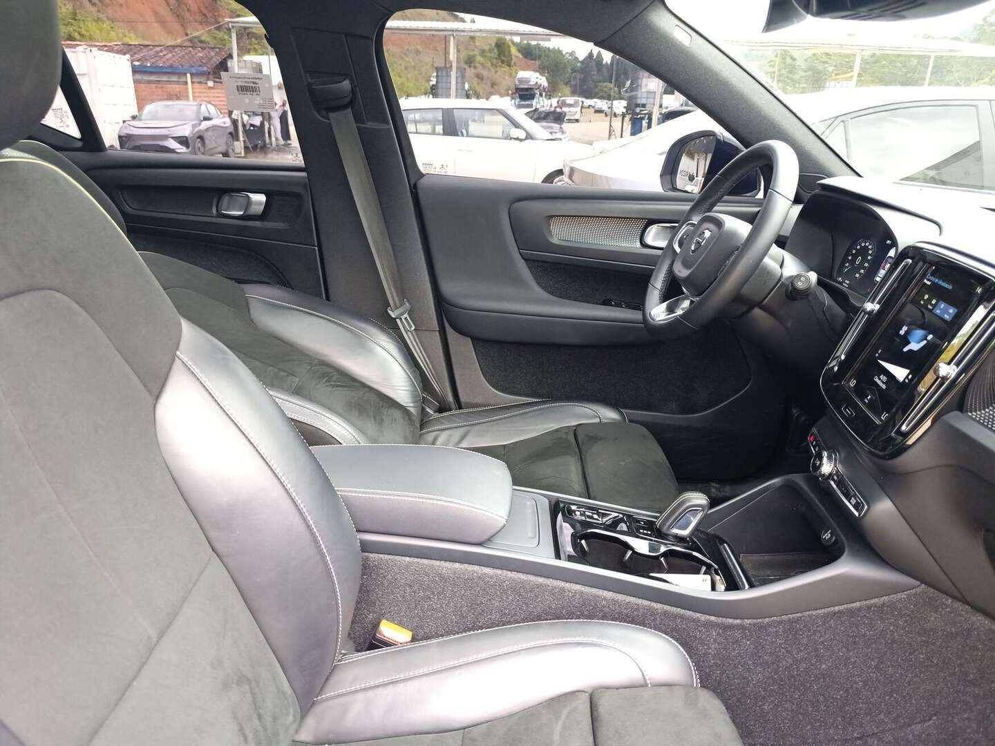 Volvo - XC40 - 2022