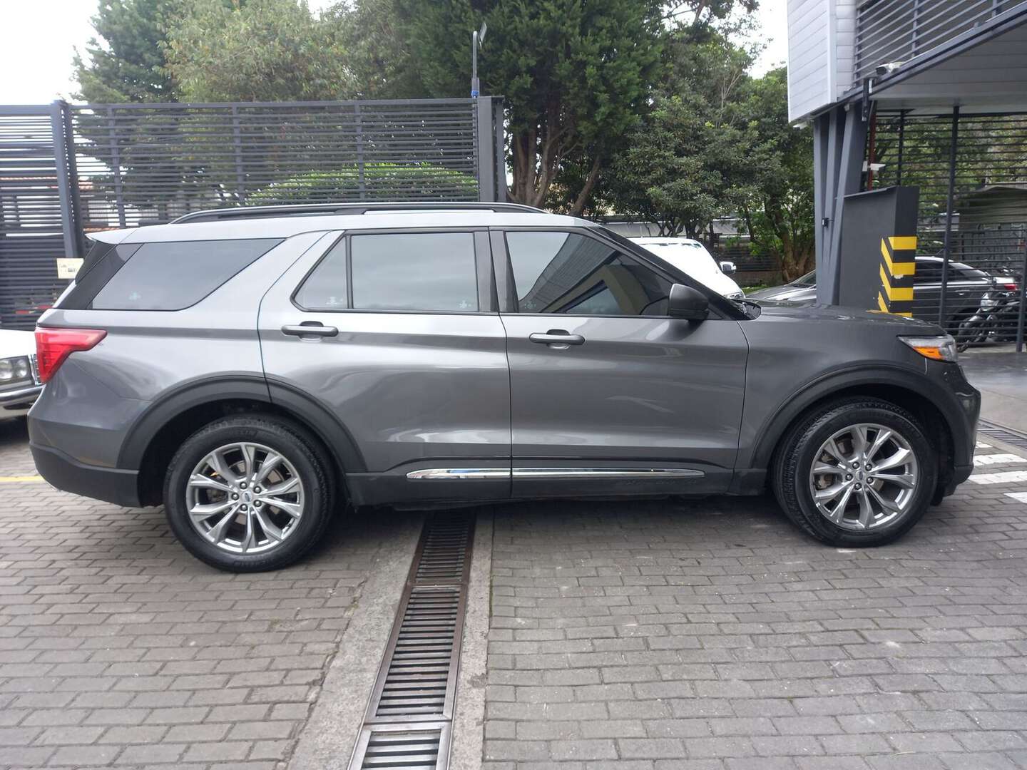 Ford - Explorer - 2023