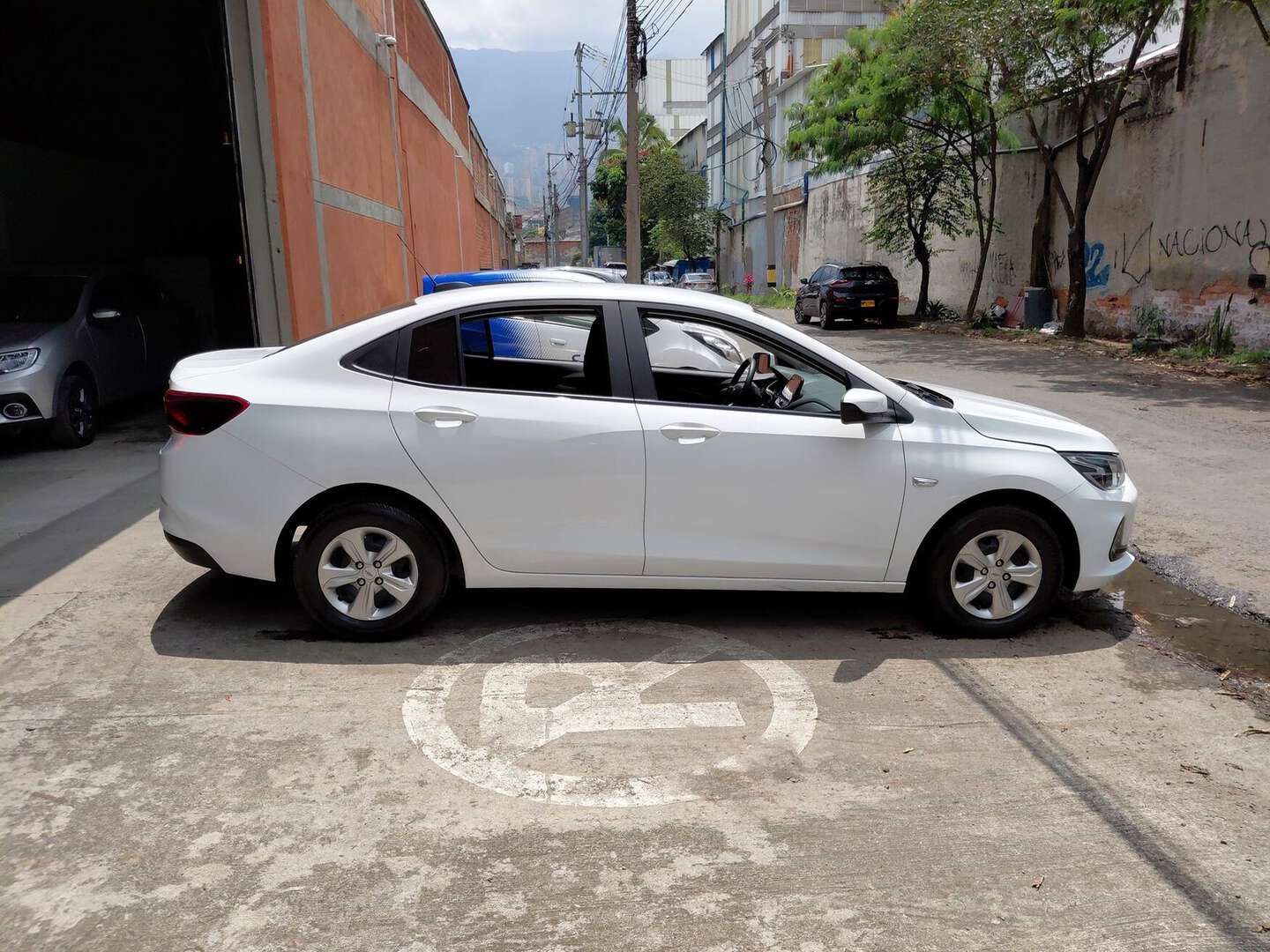 Chevrolet - Onix - 2025