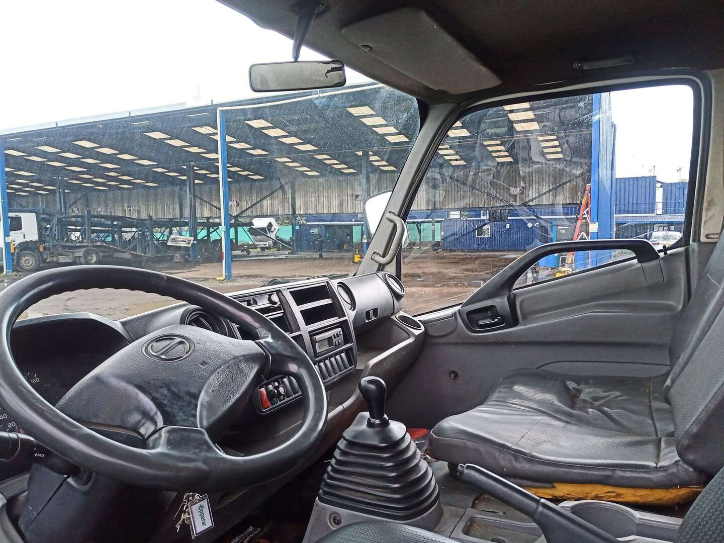 Hino - Dutro - 2016