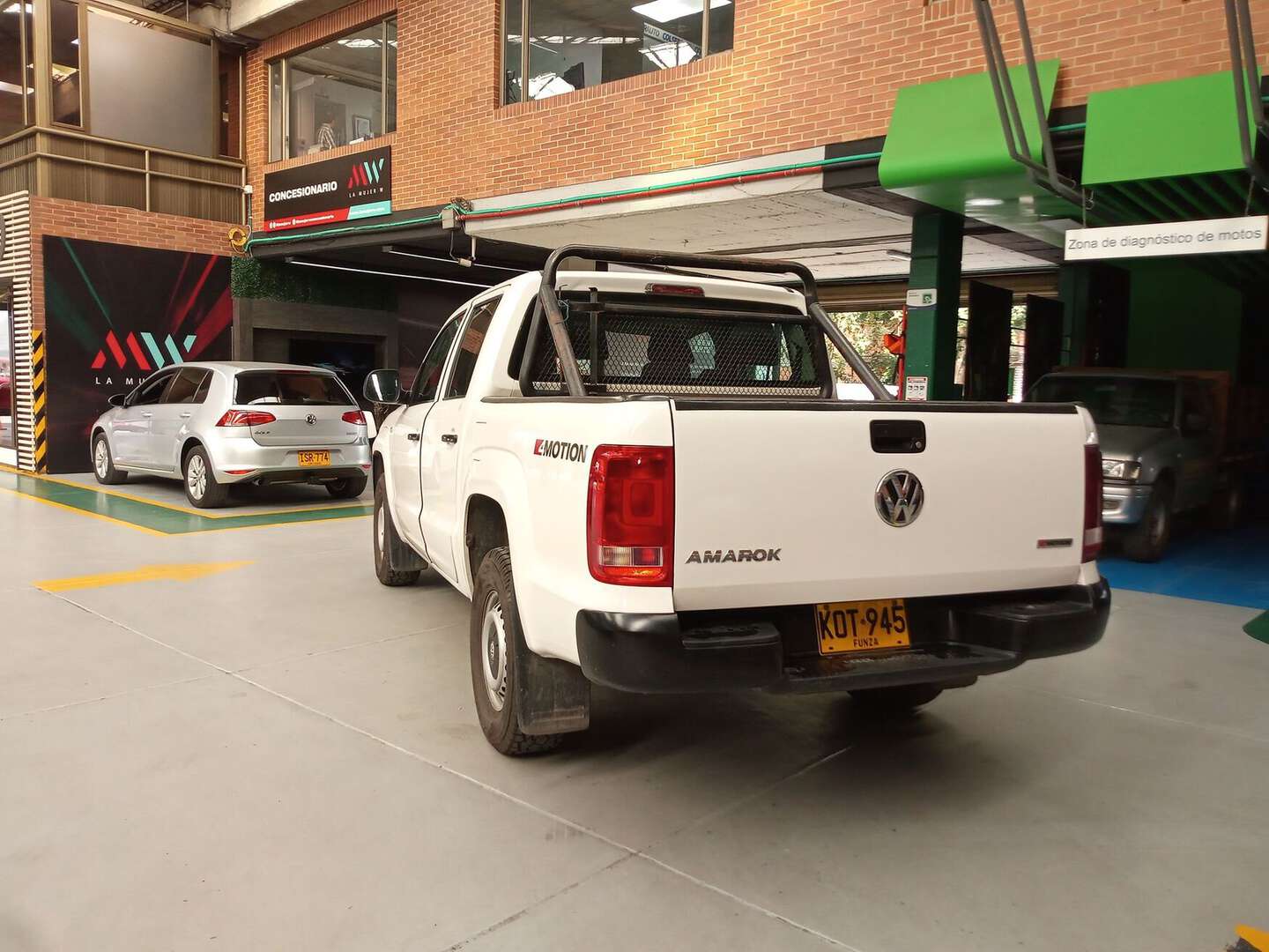 Volkswagen - Amarok - 2021