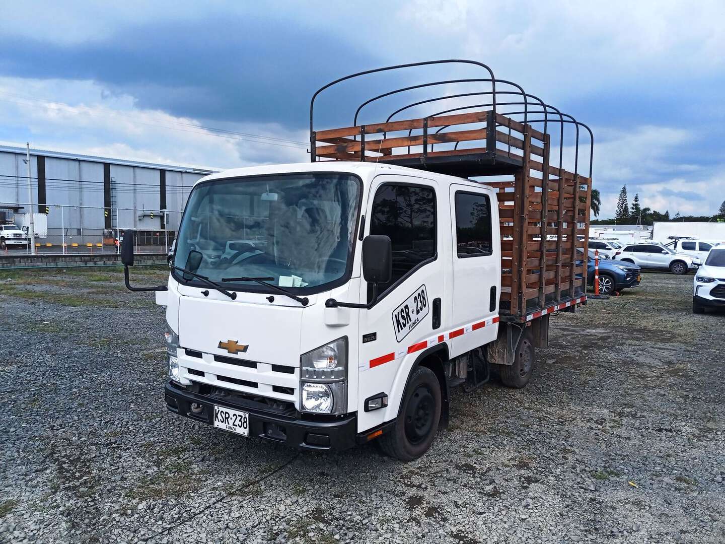 Chevrolet - NHR Doble - 2022