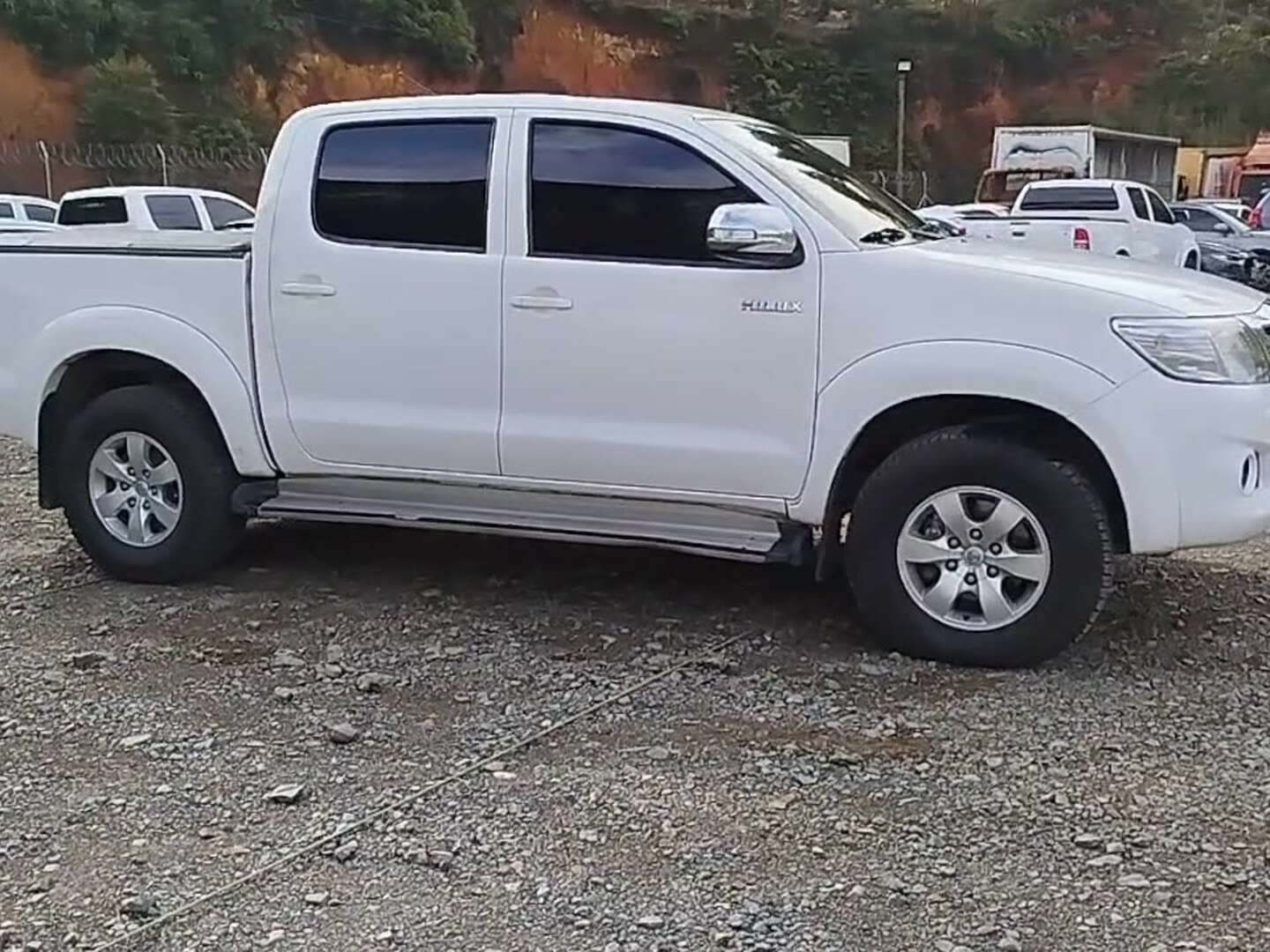Toyota - Hilux - 2016