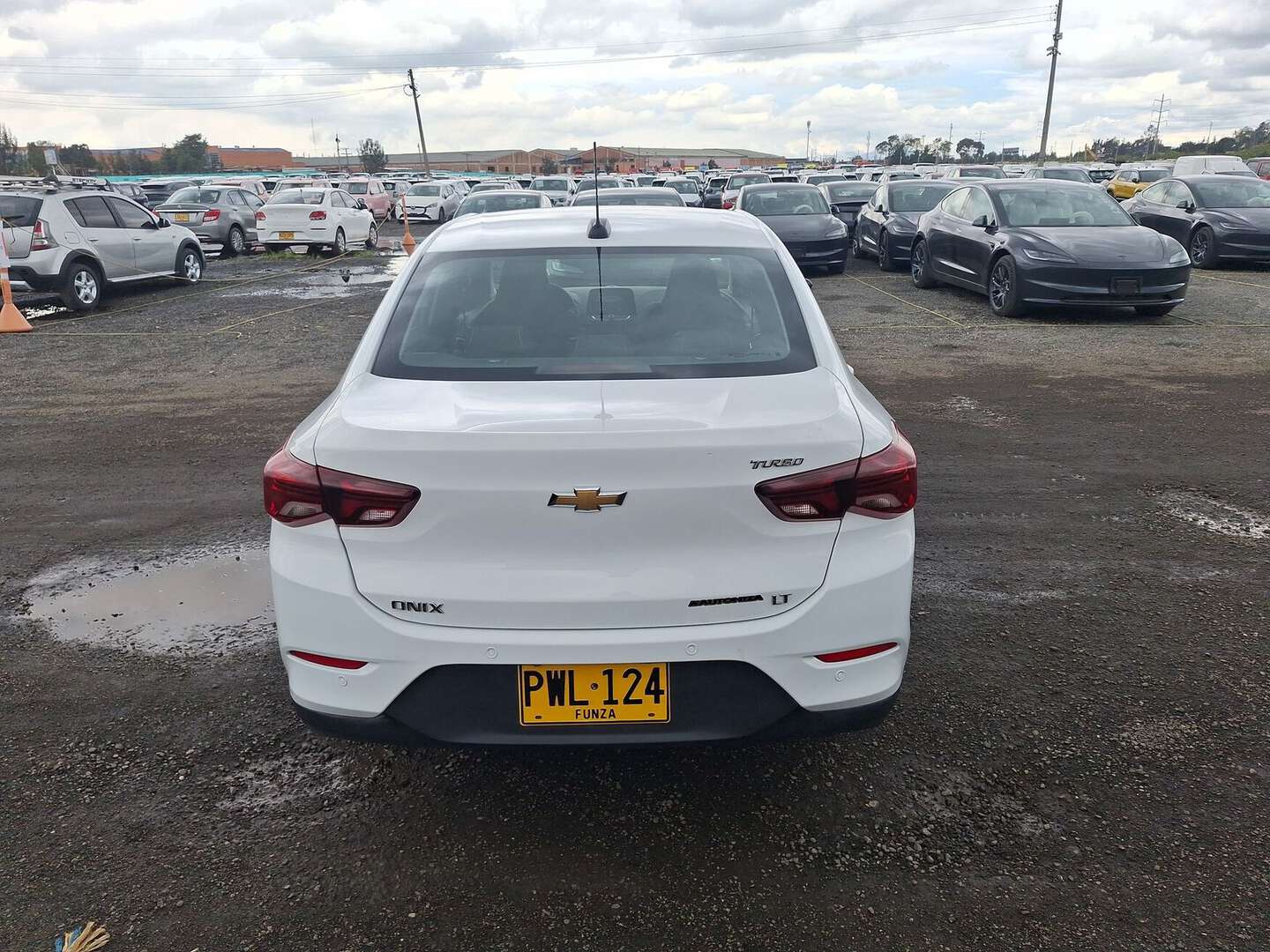 Chevrolet - Onix - 2025