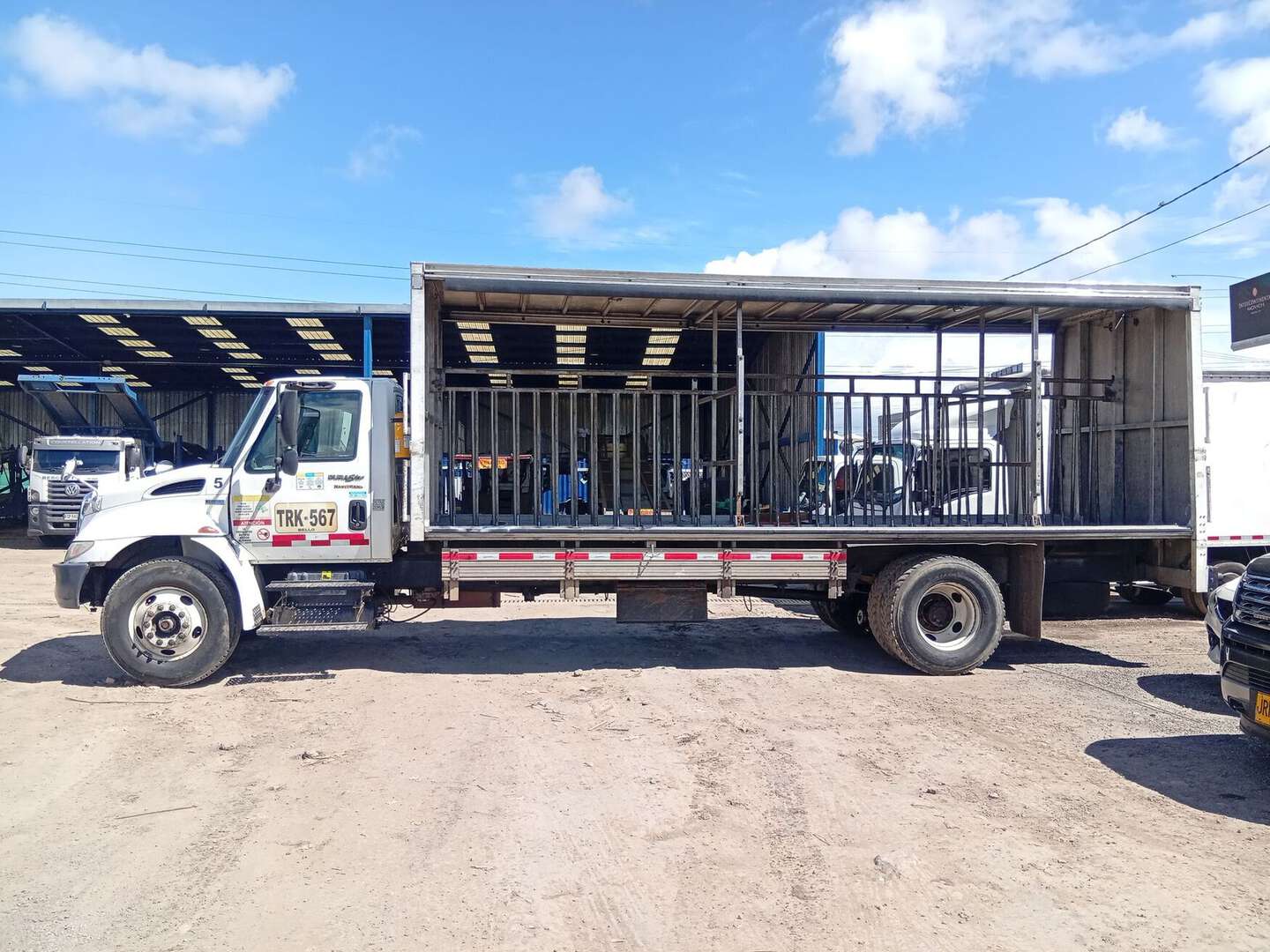 International - 4300 - 2013