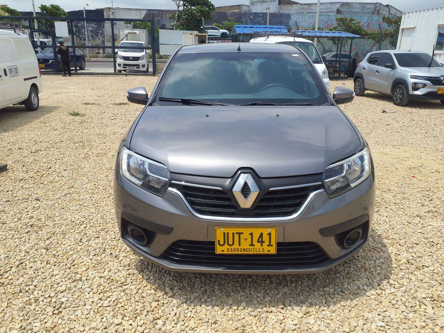 Renault - Logan - 2022