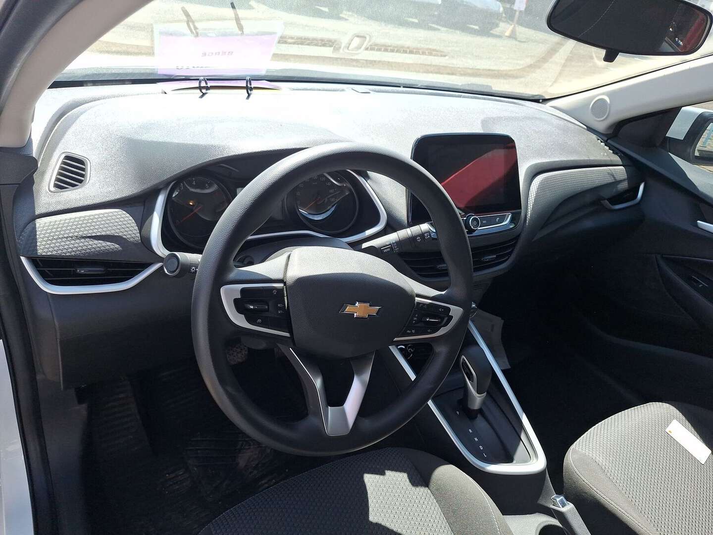 Chevrolet - Onix - 2025
