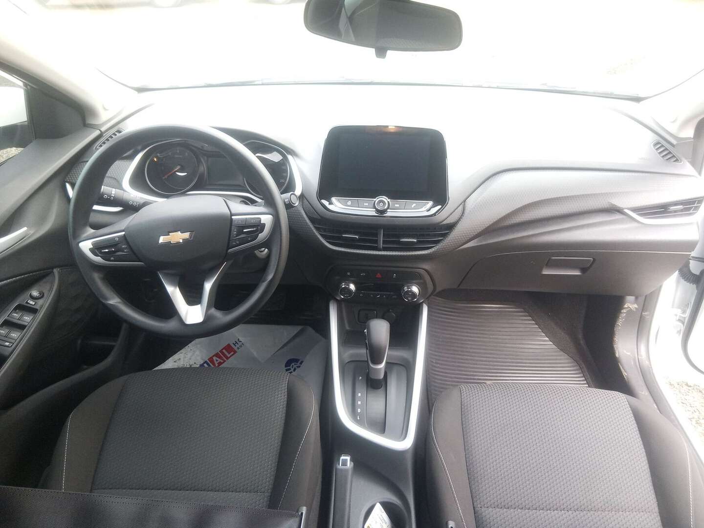Chevrolet - Onix - 2025
