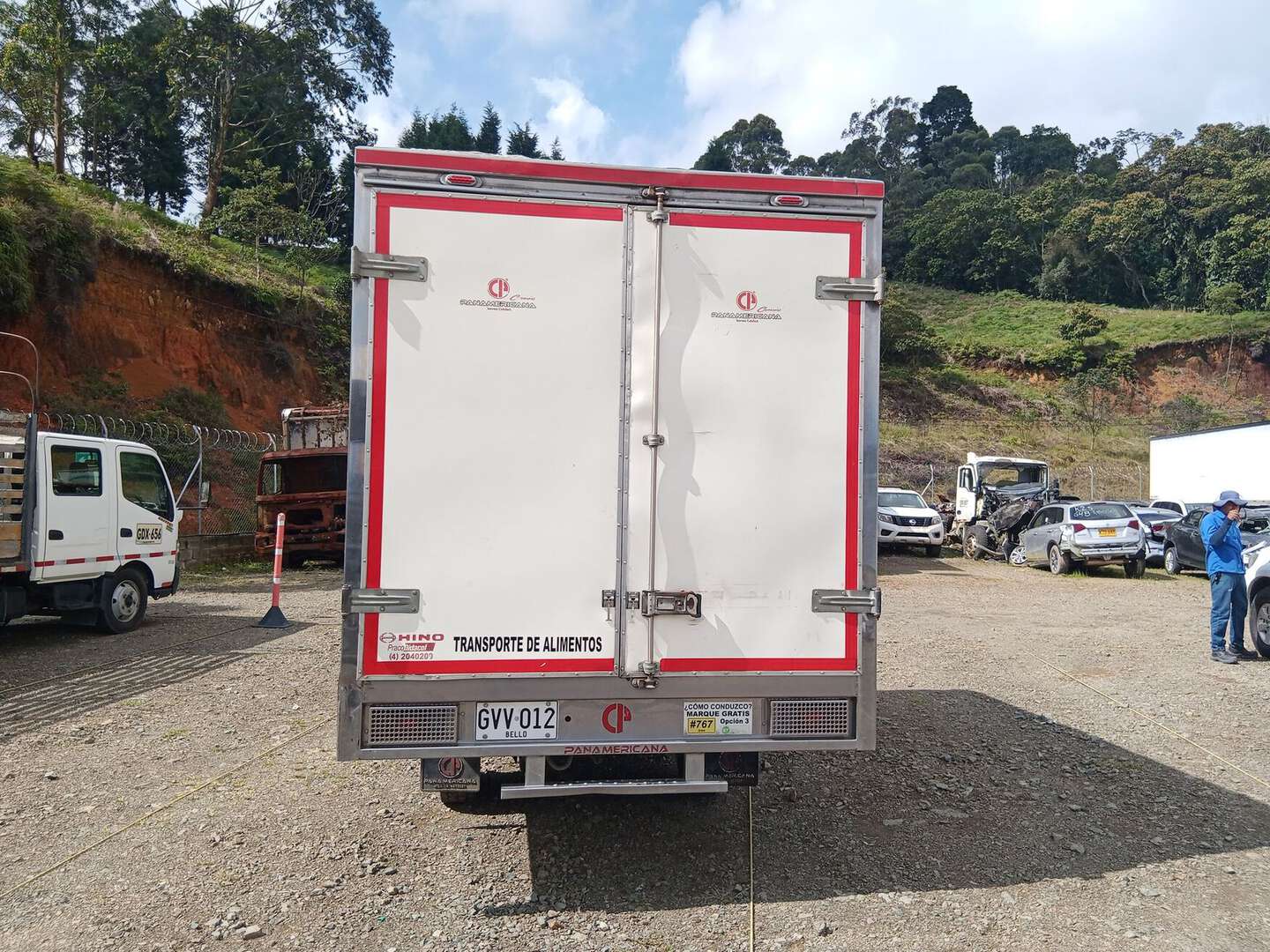 Hino - Dutro - 2020