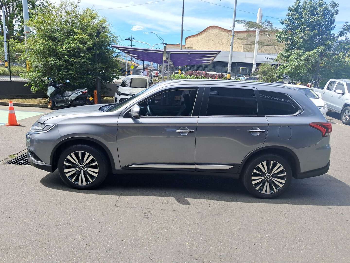 Mitsubishi - Outlander - 2024