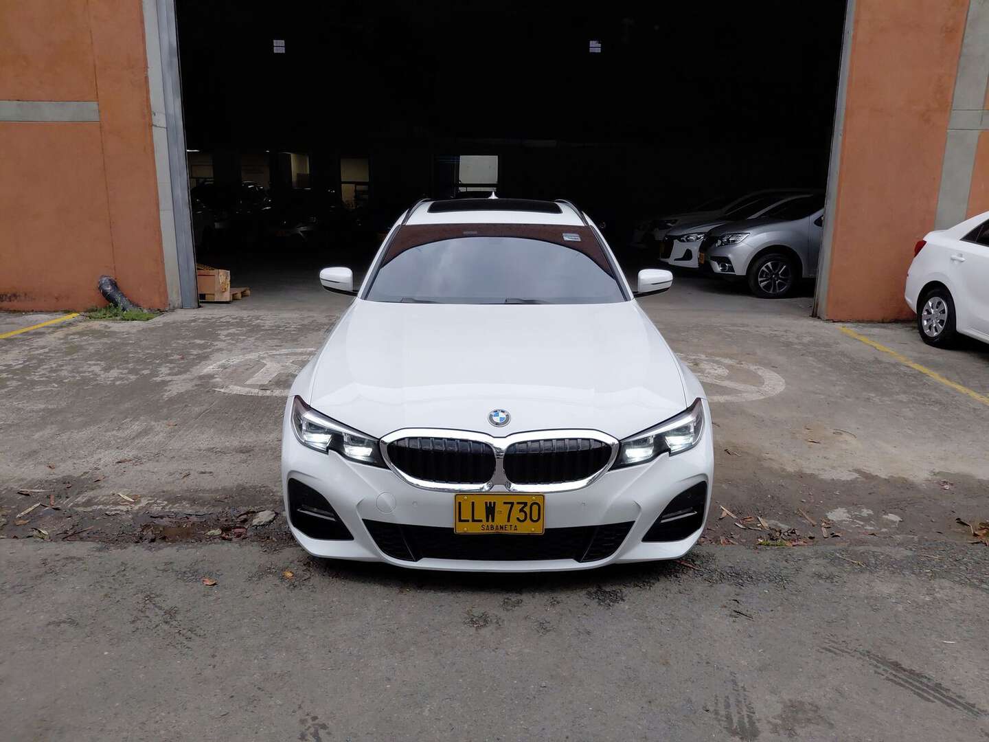 BMW - 330i - 2022