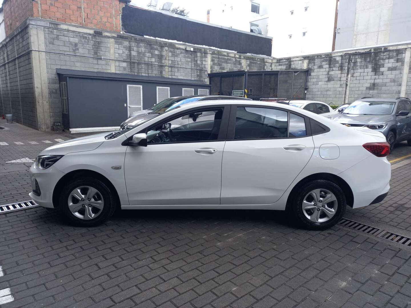 Chevrolet - Onix - 2025
