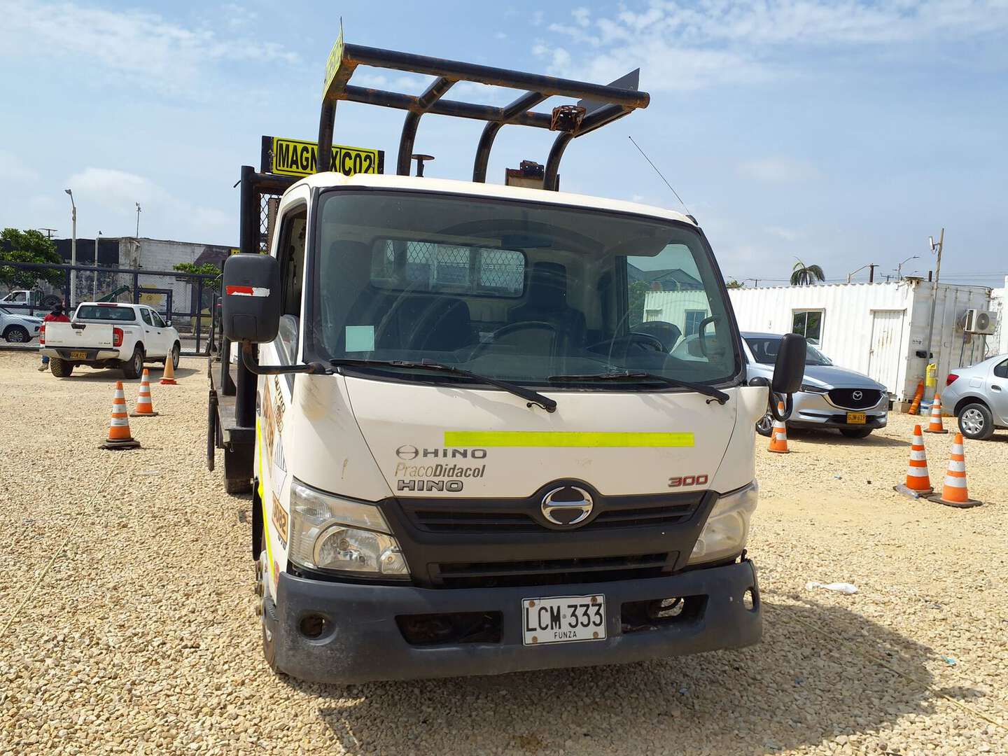 Hino - Dutro - 2022
