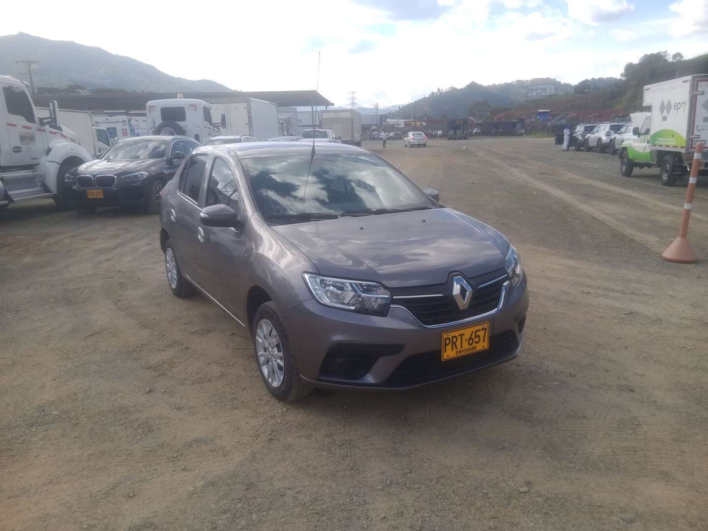 Renault - Logan - 2026