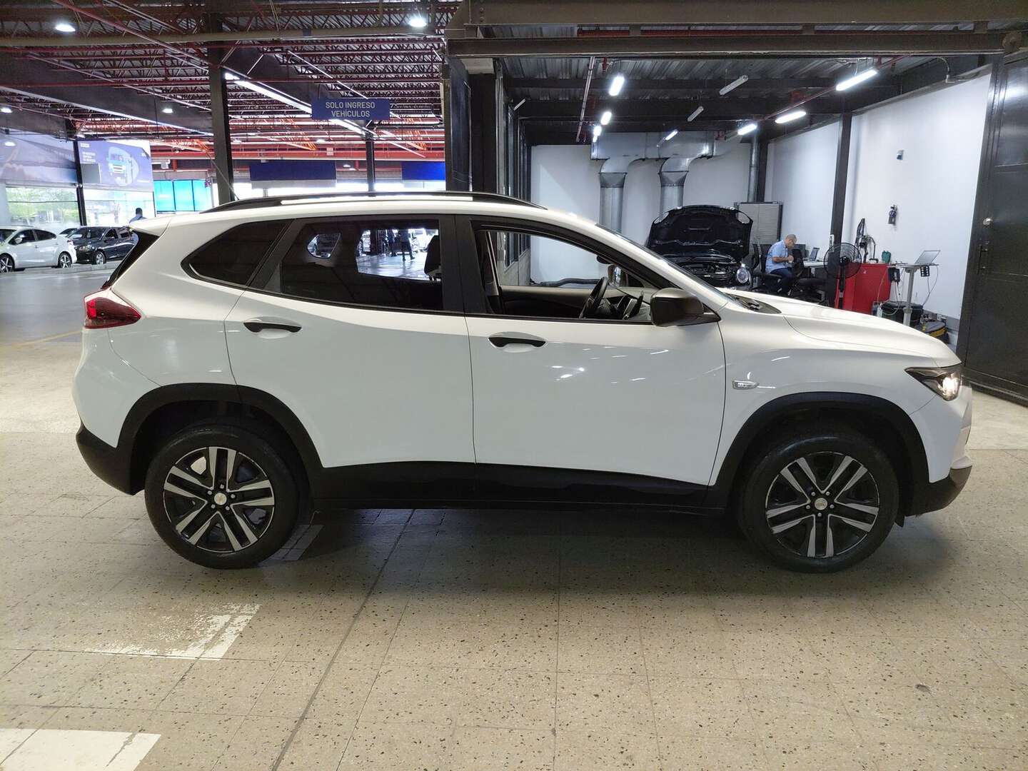 Chevrolet - Tracker - 2025