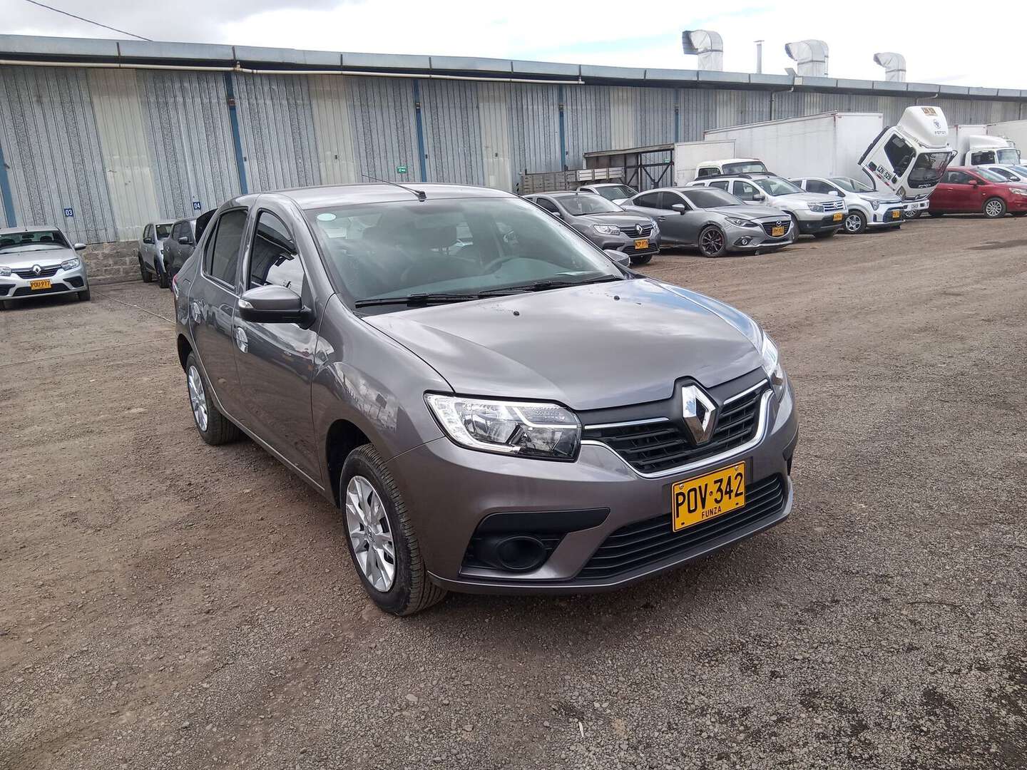 Renault - Logan - 2026