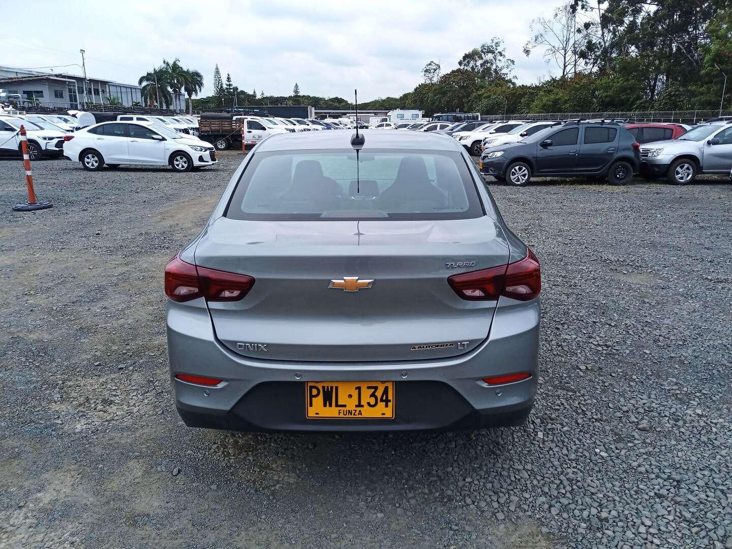 Chevrolet - Onix - 2025