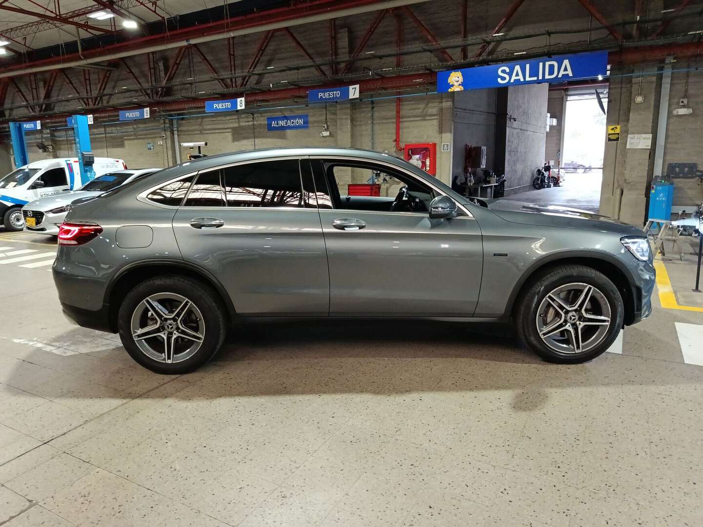 Mercedes Benz - GLC300E - 2022