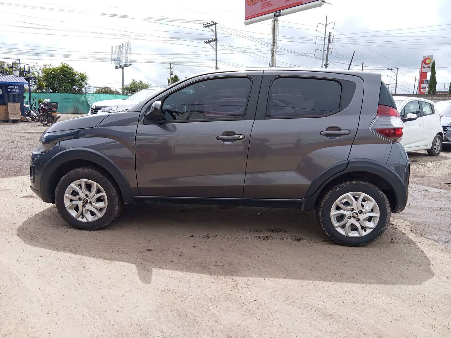 Fiat - Mobi - 2023