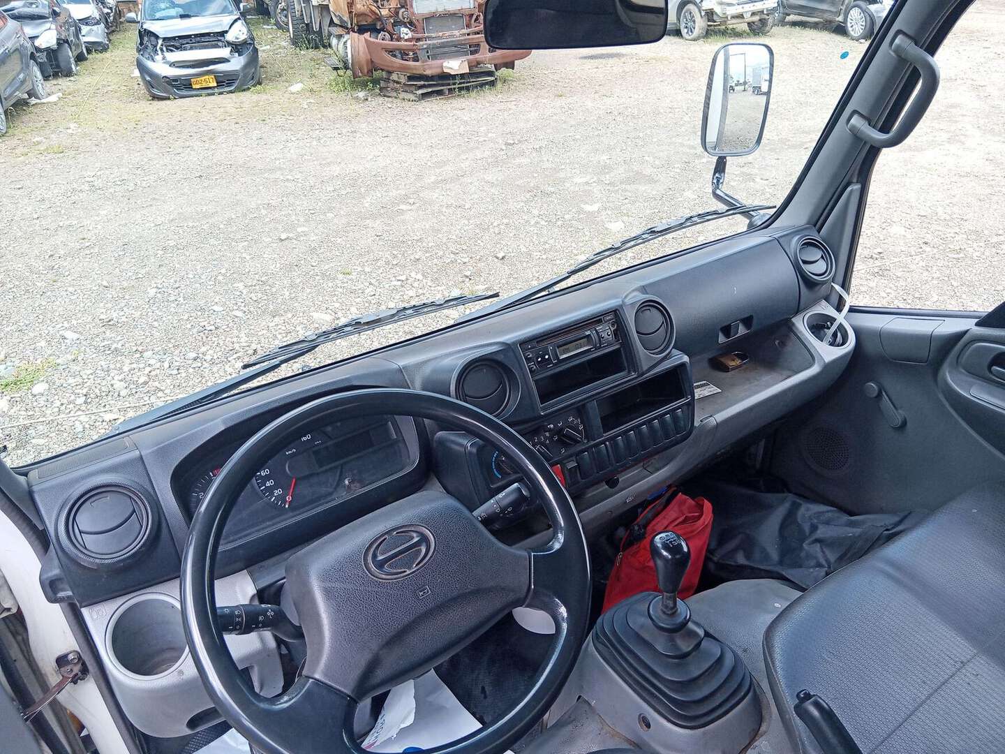 Hino - Dutro - 2020