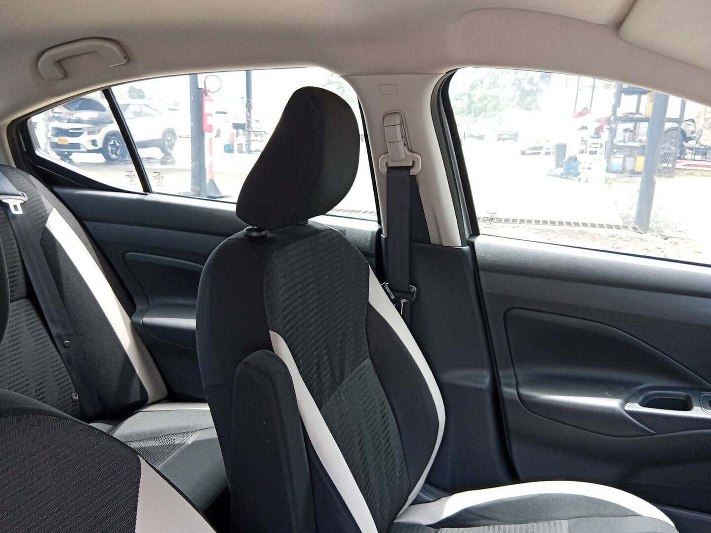 Nissan - Versa - 2023