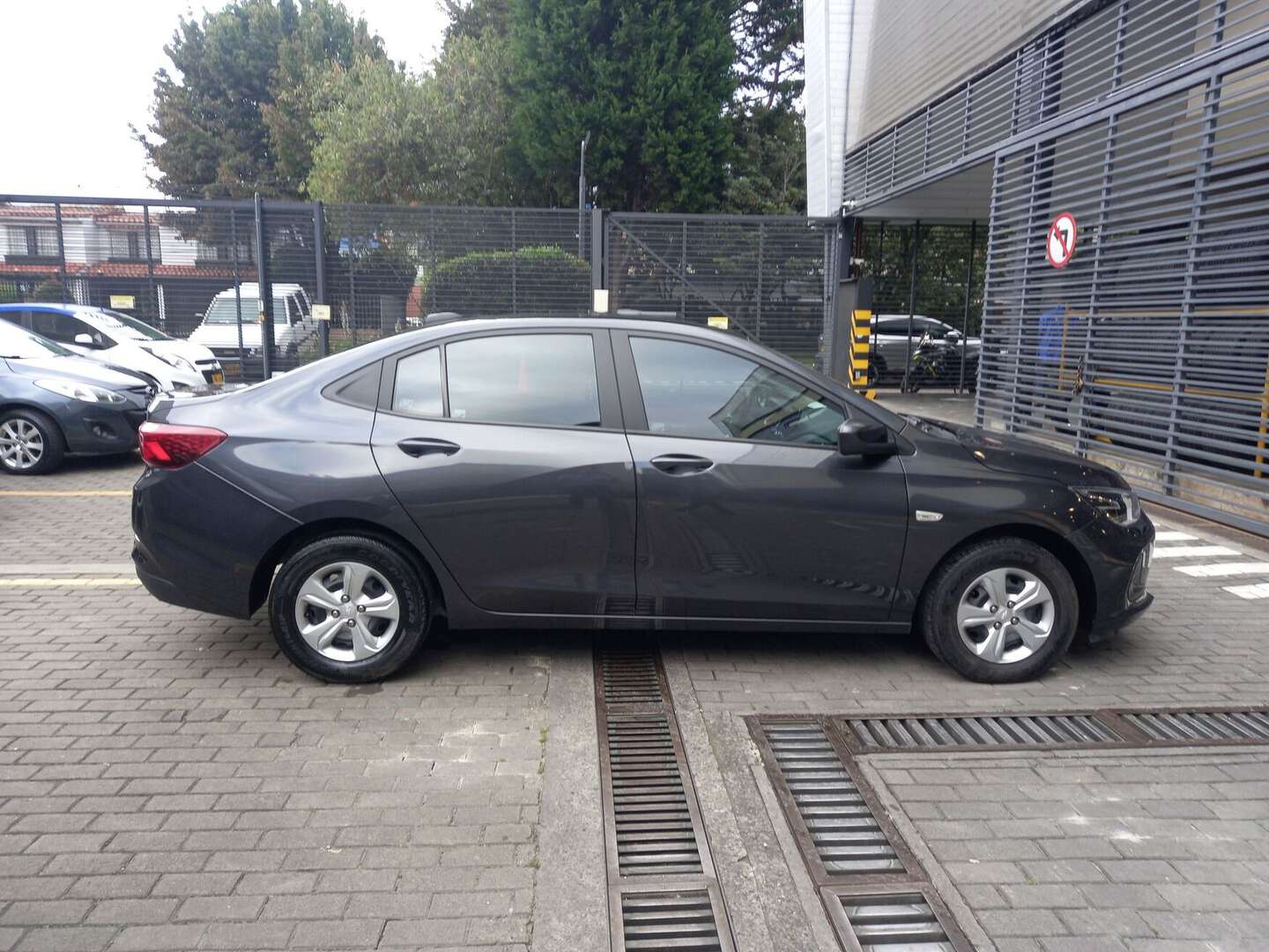 Chevrolet - Onix - 2025