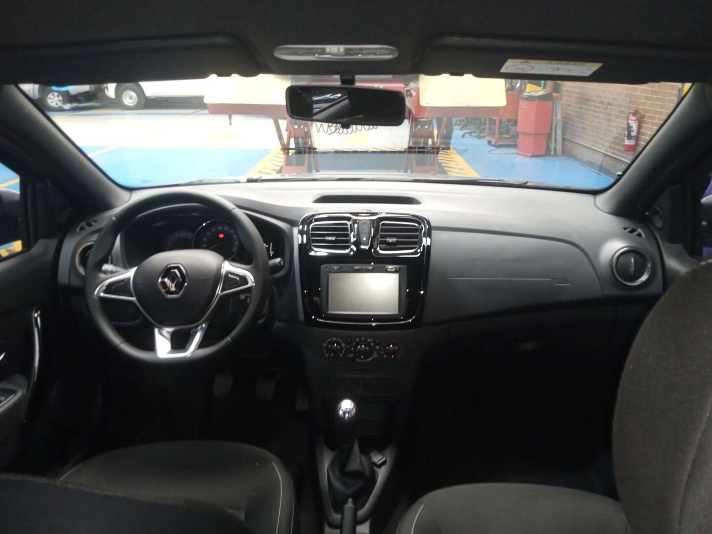 Renault - Logan - 2026