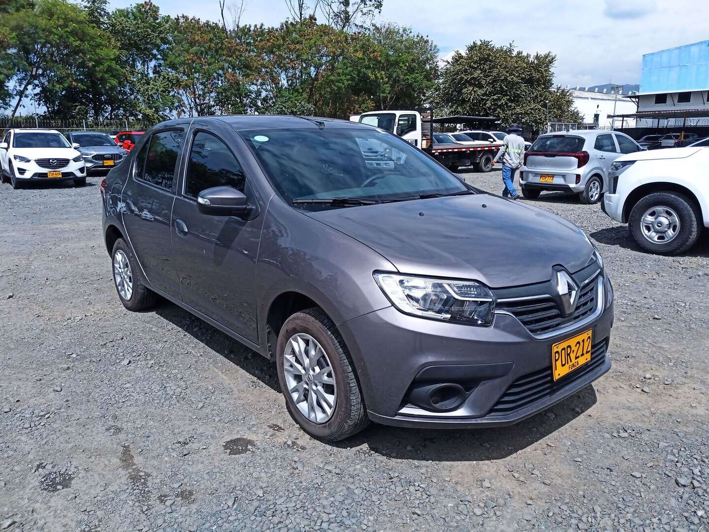 Renault - Logan - 2025