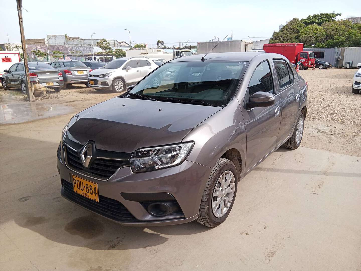 Renault - Logan - 2026