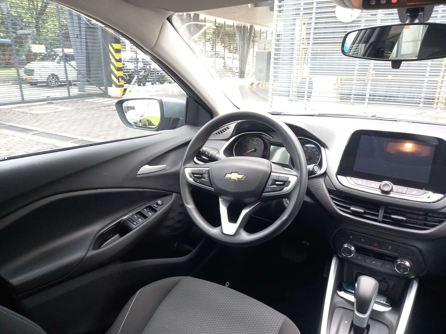 Chevrolet - Onix - 2025