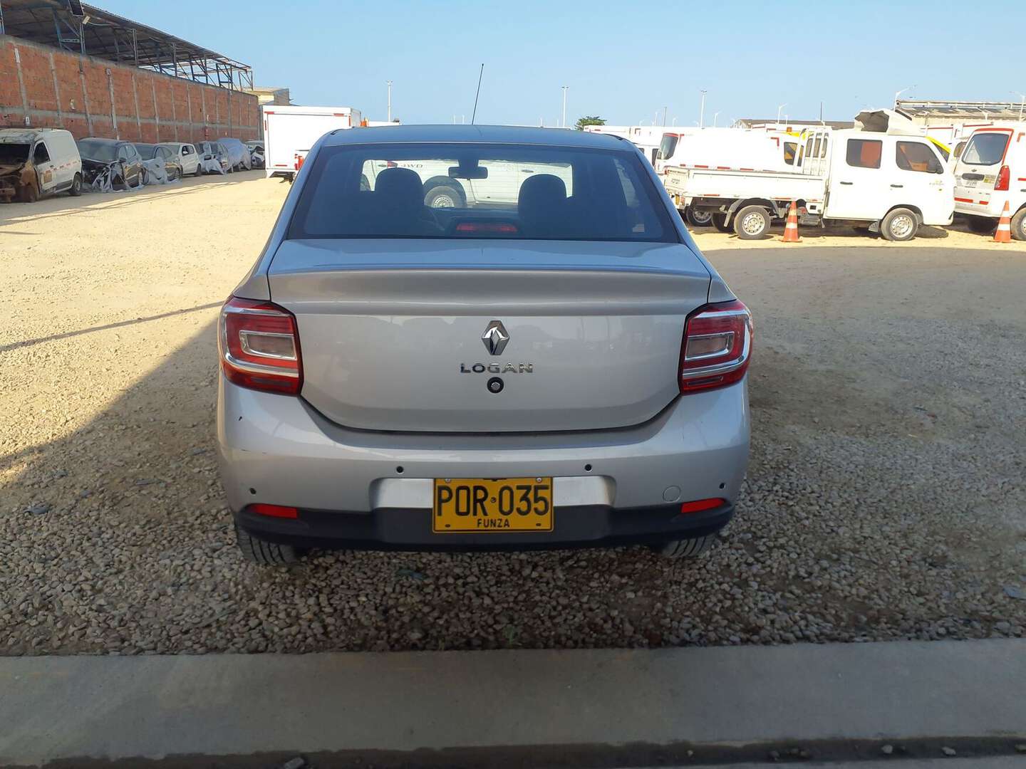 Renault - Logan - 2026