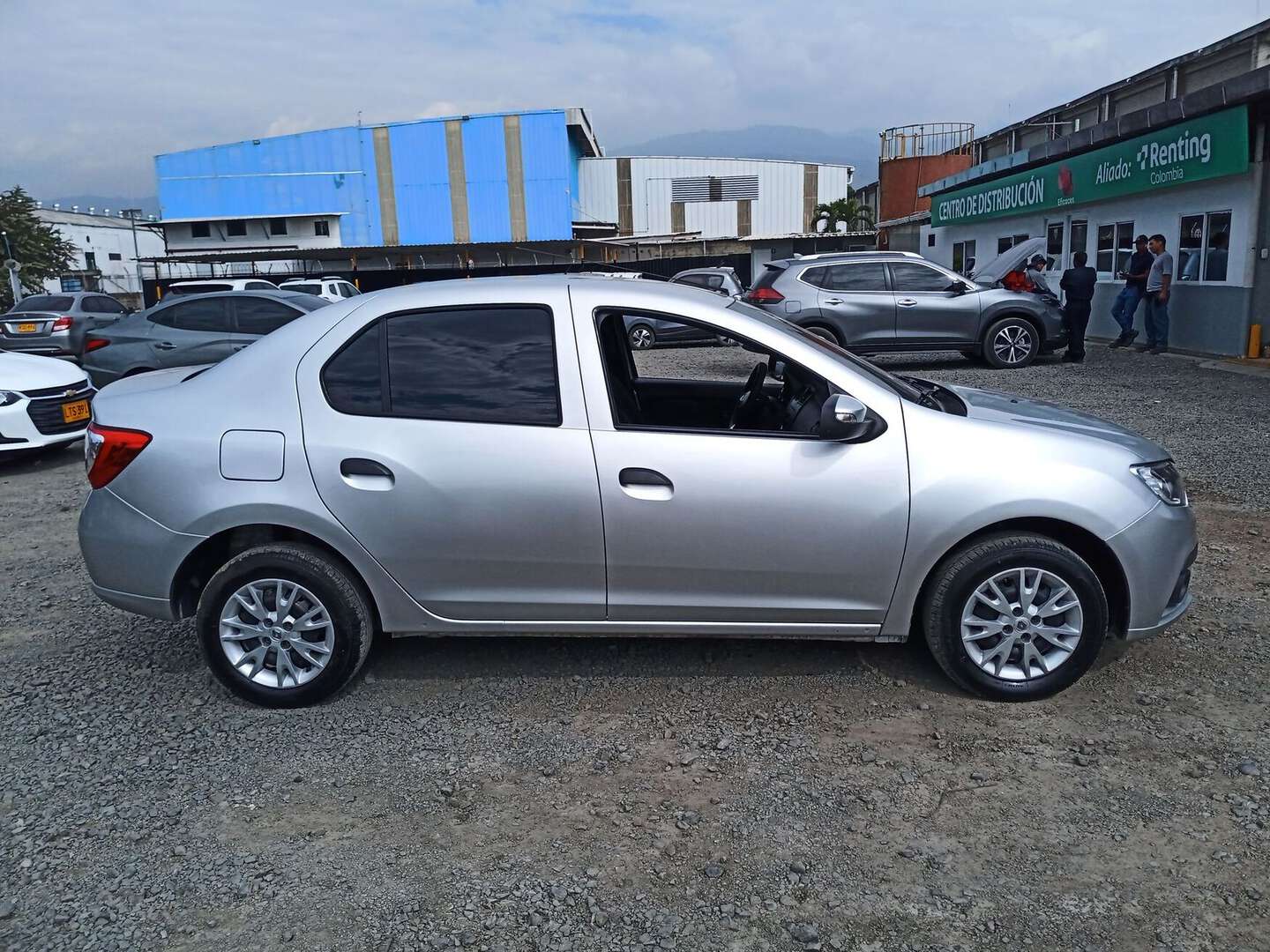 Renault - Logan - 2023
