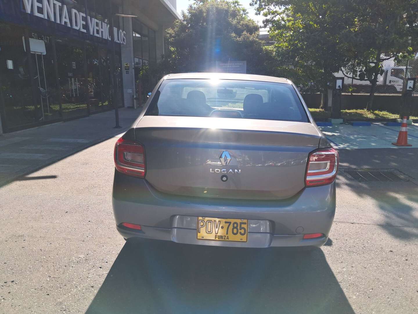 Renault - Logan - 2026