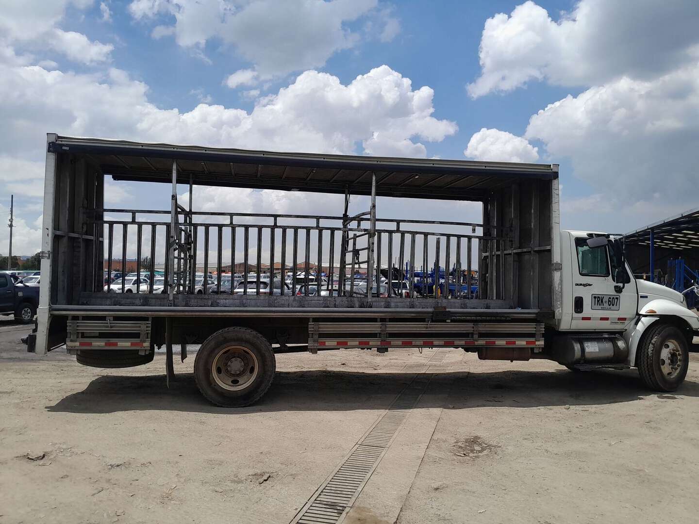 International - 4300 - 2013