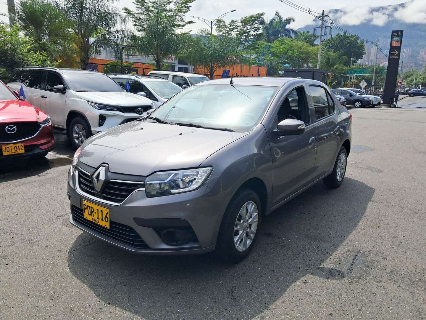 Renault - Logan - 2025