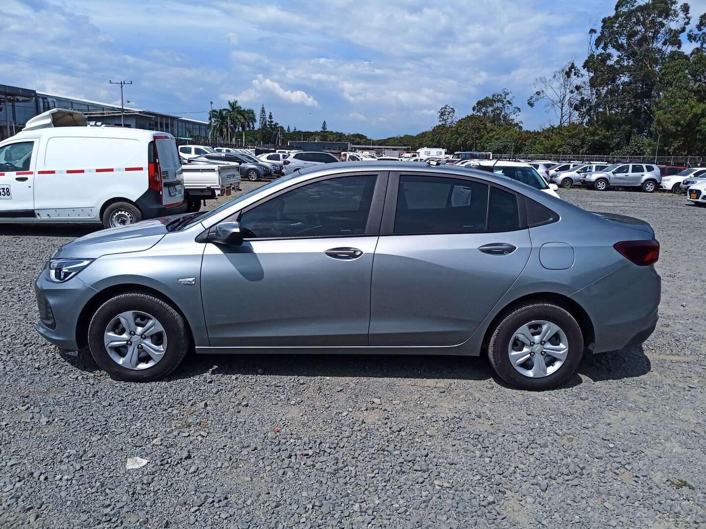 Chevrolet - Onix - 2025