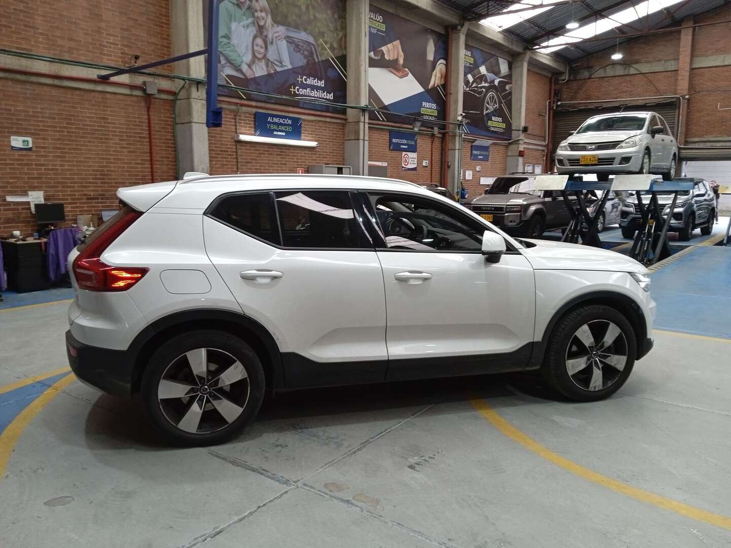 Volvo - XC40 - 2022