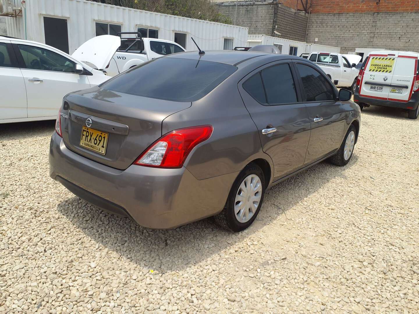 Nissan - Versa - 2020