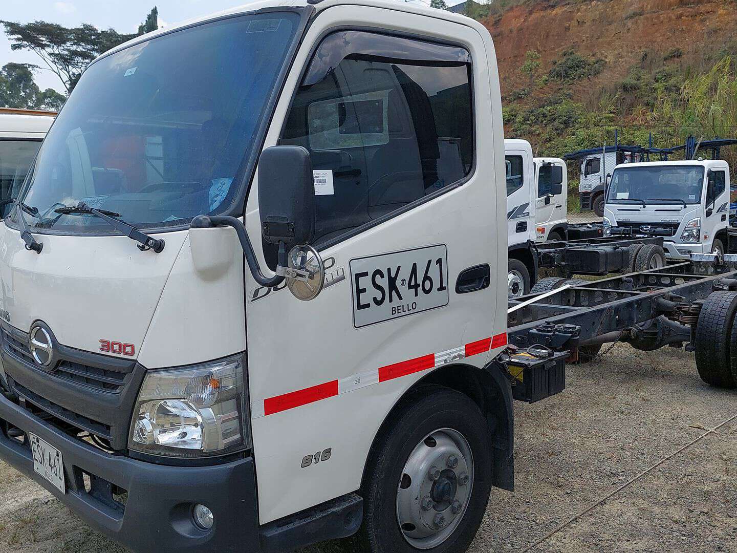 Hino - Dutro - 2017