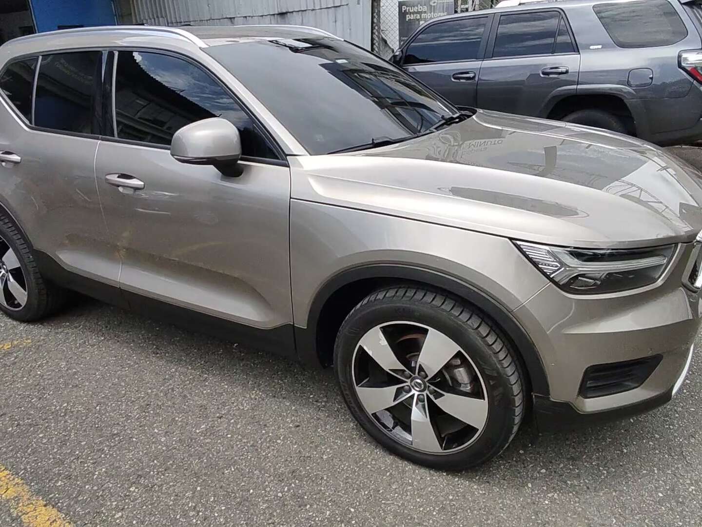 Volvo - XC40 - 2021