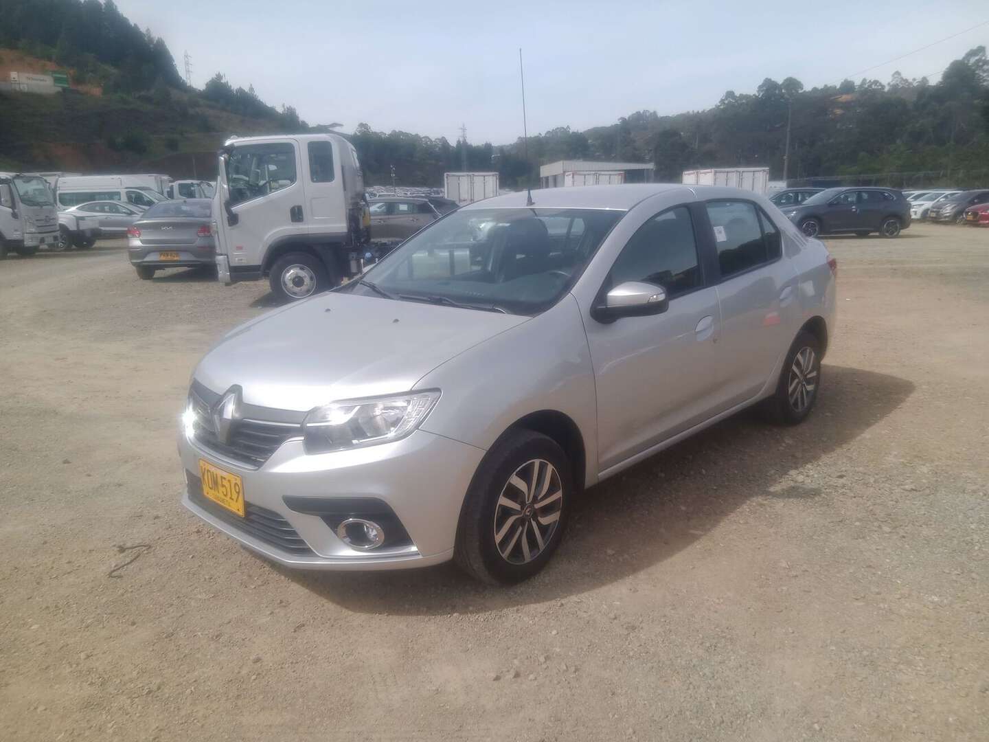 Renault - Logan - 2022