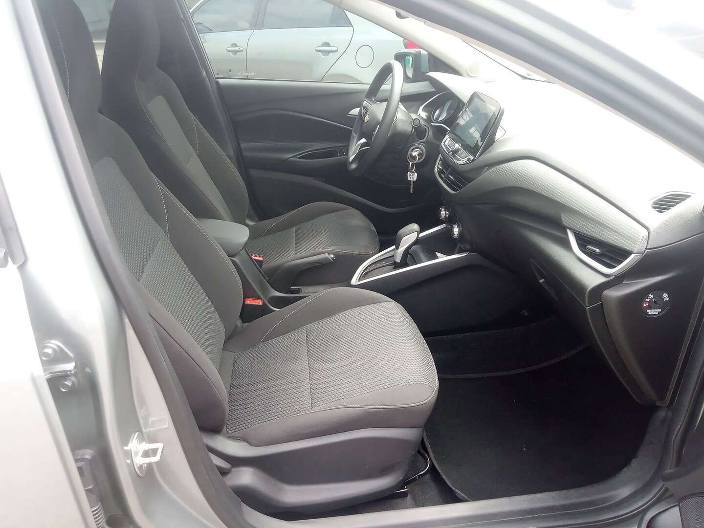 Chevrolet - Onix - 2025