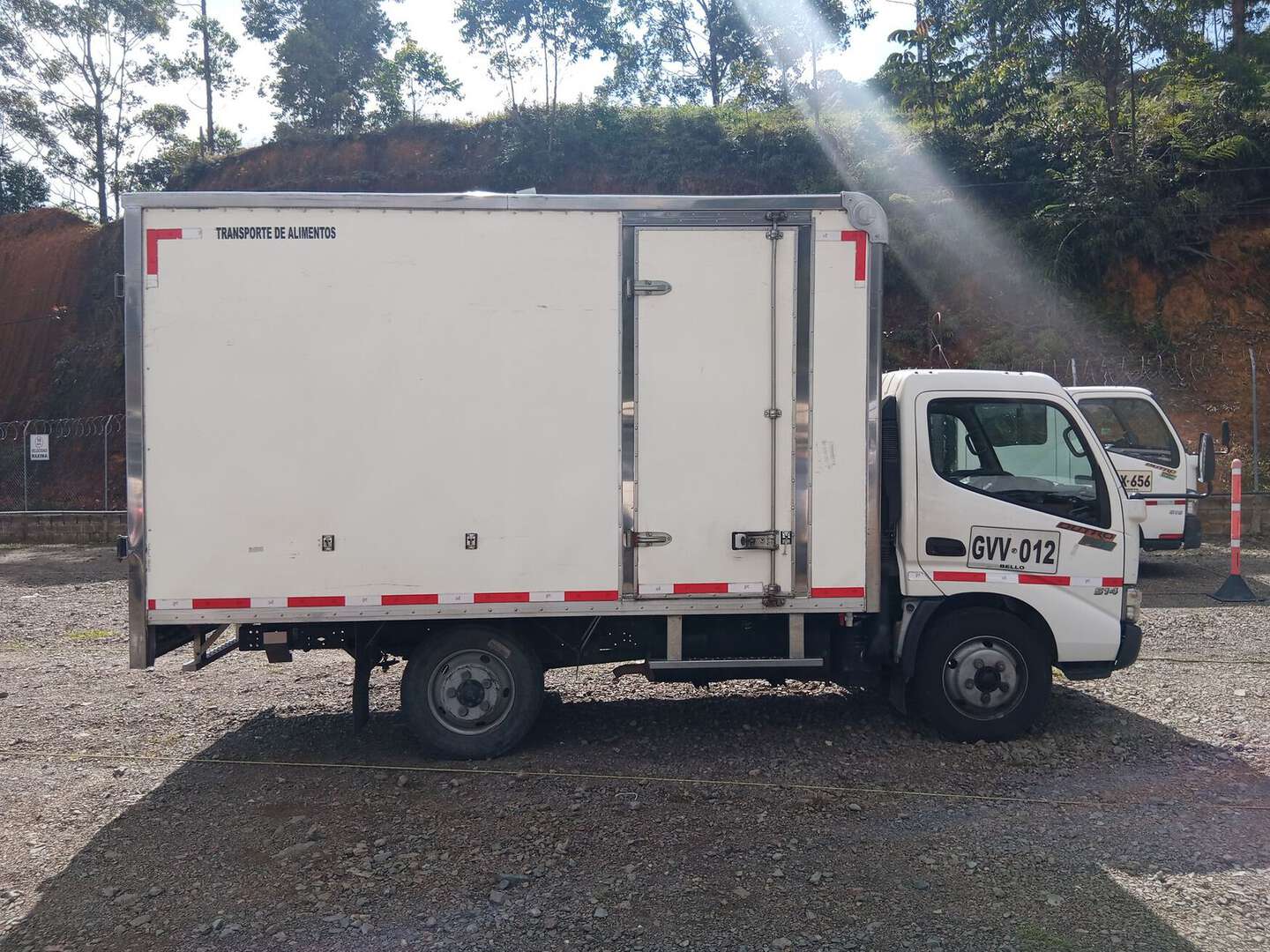 Hino - Dutro - 2020